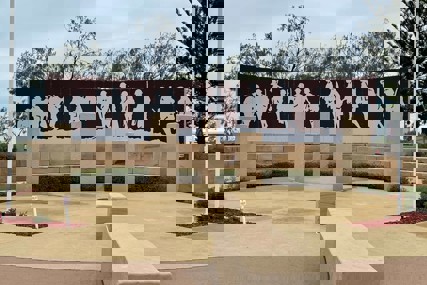 Luxathane MPX delivers finish and protection at beachside ANZAC memorial