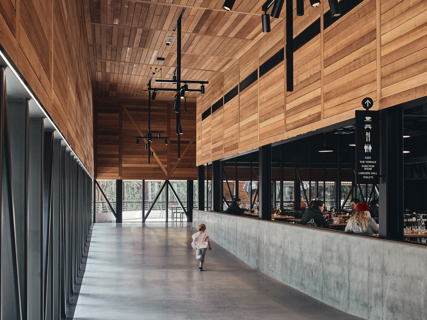 Dulux® Luxathane® SPX the hero at Puffing Billy Lakeside Visitor Centre